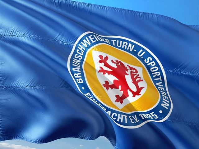 重庆官媒遭孙颖莎粉丝集体冲塔：去看比赛让喊不？不让我们退票了.